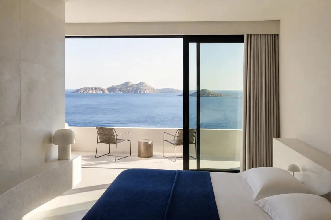 Hôtel Marseille vue mer sur la Corniche Kennedy avec terrasse face à la Méditerranée